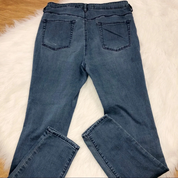 Bullhead sz 29 destroyed high rise skinniest jeans - Picture 4 of 4